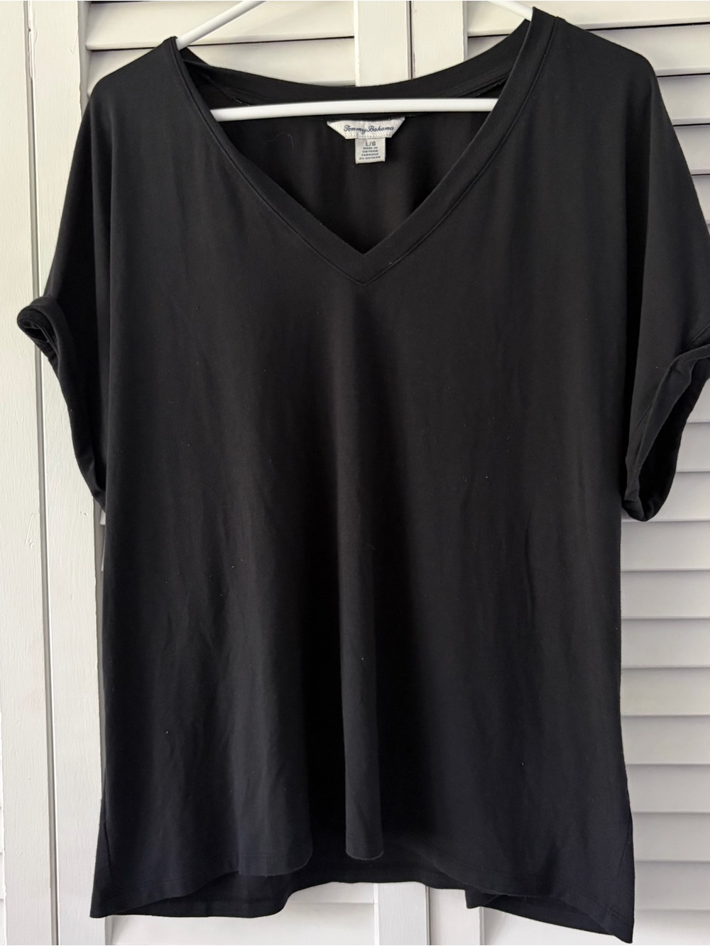 Tommy Bahama Relaxed V-Neck Tee in Black